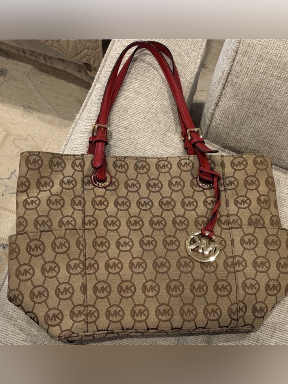 S A L E ❗️ Michael Kors Tan and Red Tote Bag